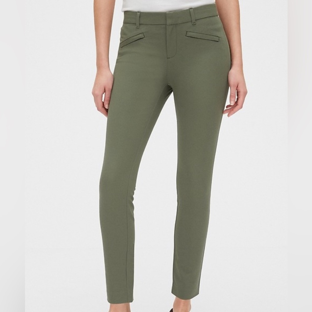 GAP Curvy Signature Skinny Ankle Pants in Palm Green (Size 4)